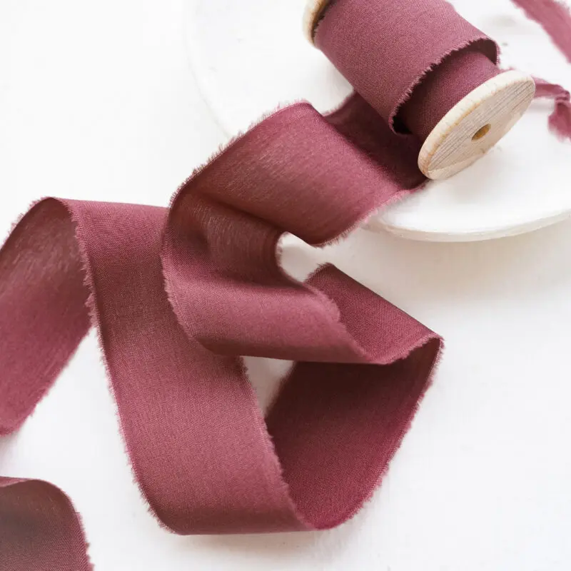 Burgundy zijden lint van La Lettre